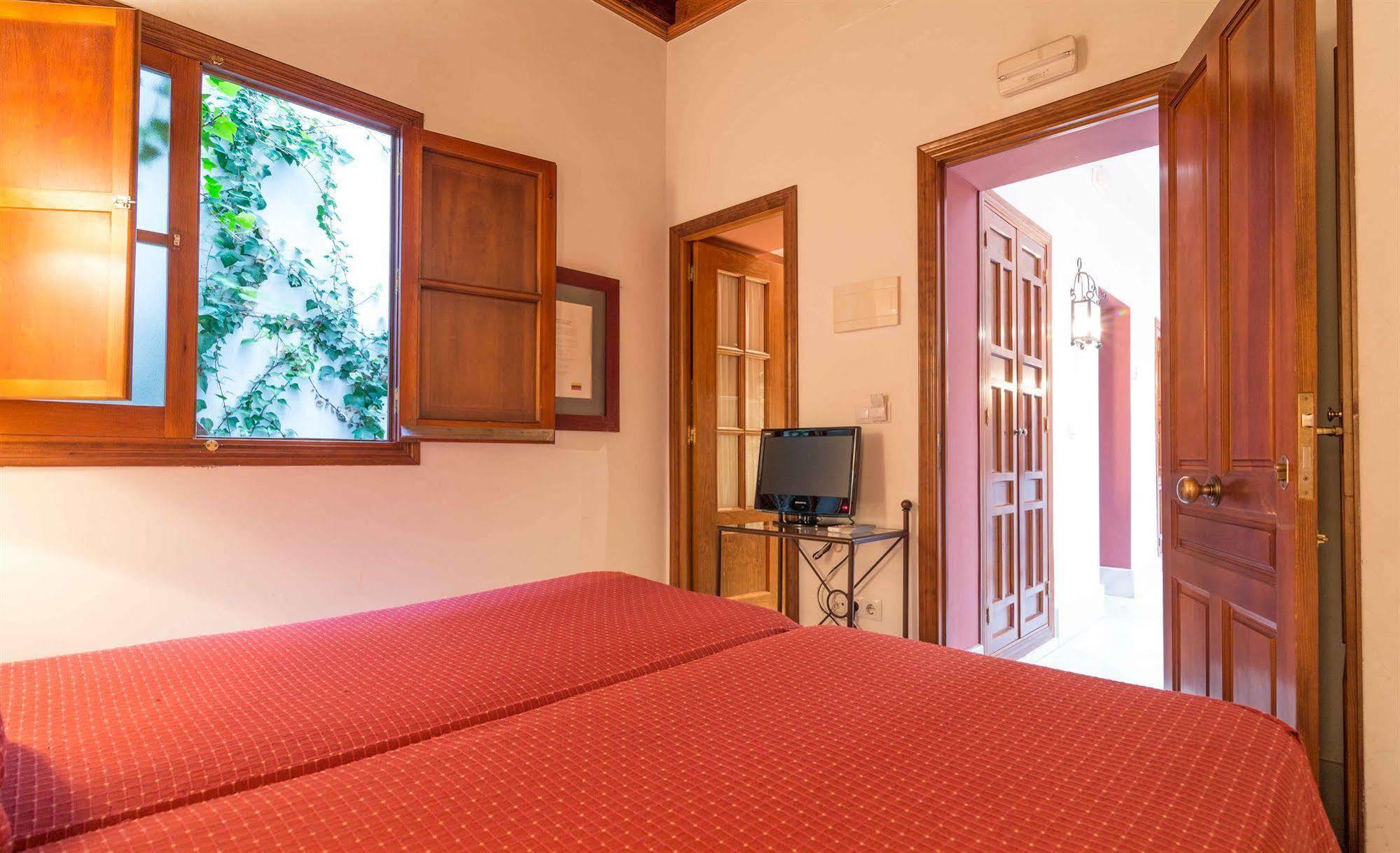 Nuea Giralda Hotel Seville Ngoại thất bức ảnh